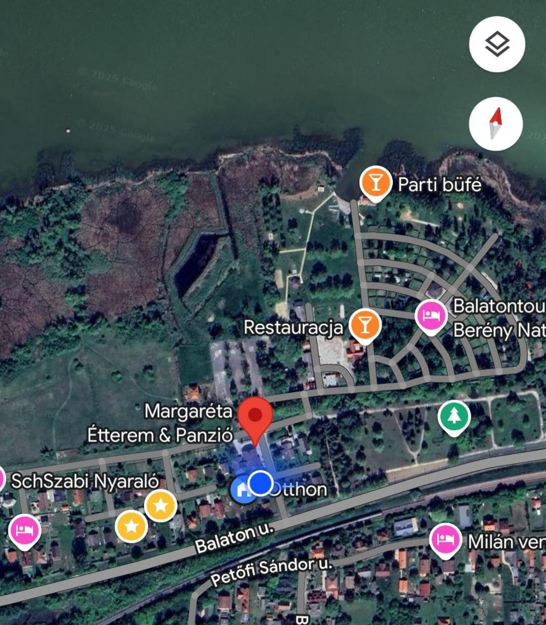 Margareta Etterem Es Vendeghaz Gasthaus Балатонберень Экстерьер фото